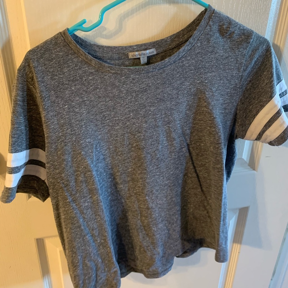 grey & white cropped top